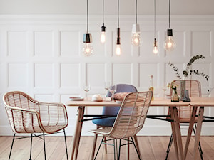 Średnia biała szara jadalnia jako osobne pomieszczenie, styl skandynawski - zdjęcie od loftbar.pl