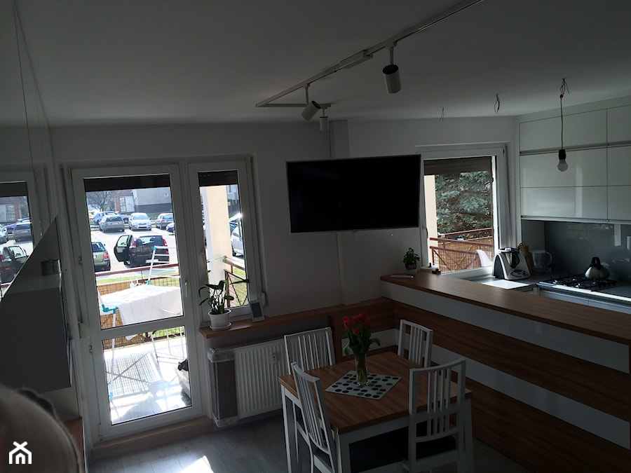 M&M - nasze 52 metry :) - Mały biały szary salon z kuchnią z jadalnią, styl skandynawski - zdjęcie od Marzena Iks-Nadolna