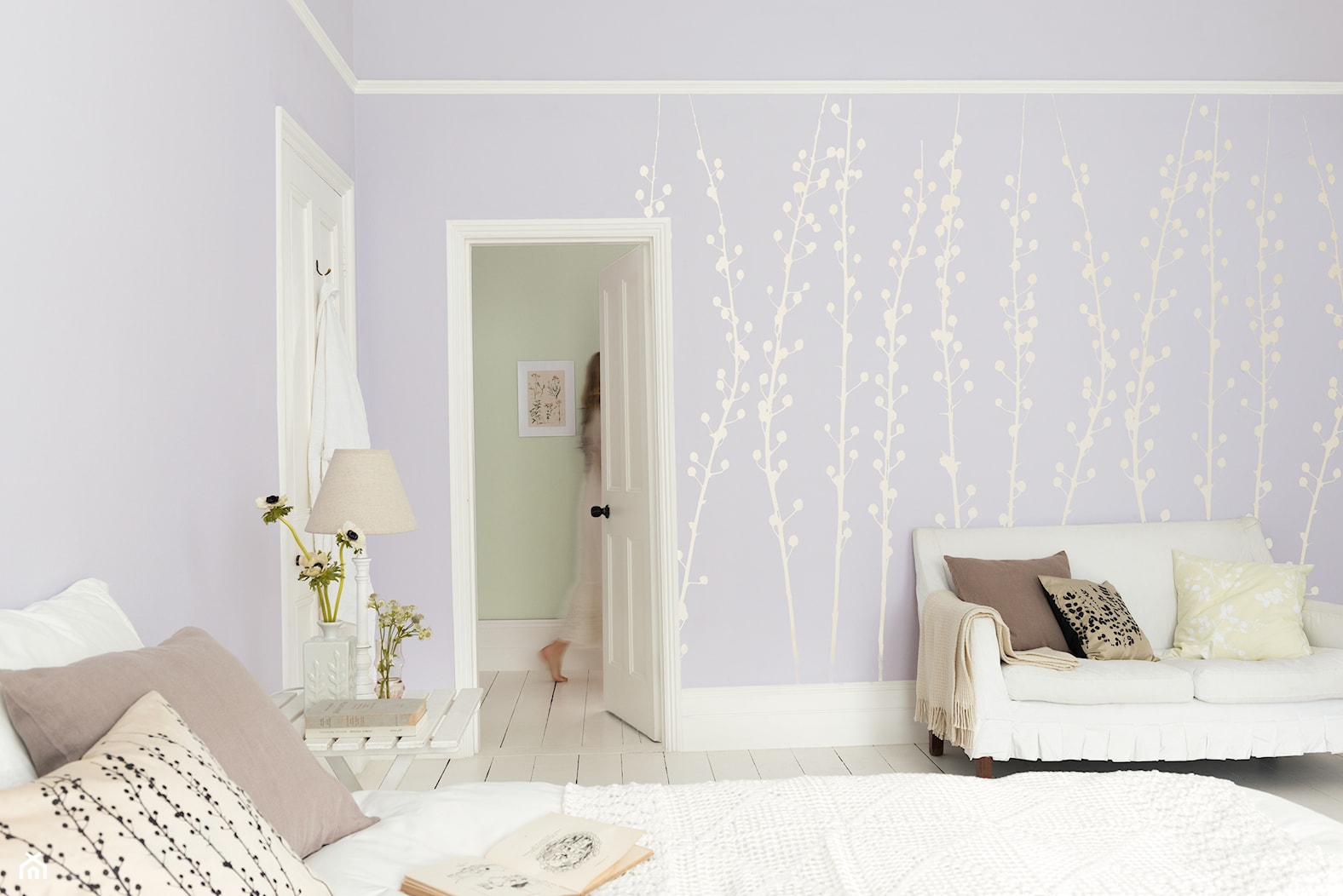 Pokoje dzienne - Średnia fioletowa sypialnia, styl skandynawski - zdjęcie od Dulux - Homebook