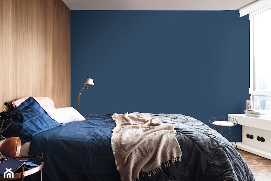 Nowości 2019 - Mała biała niebieska sypialnia, styl minimalistyczny - zdjęcie od Dulux