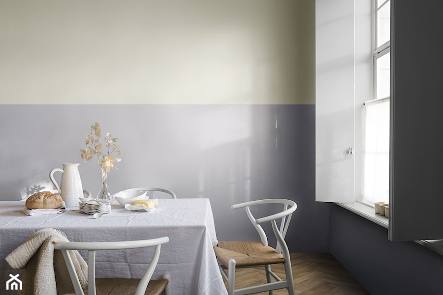 Kolor Roku 2017 - Mała szara jadalnia jako osobne pomieszczenie, styl skandynawski - zdjęcie od Dulux