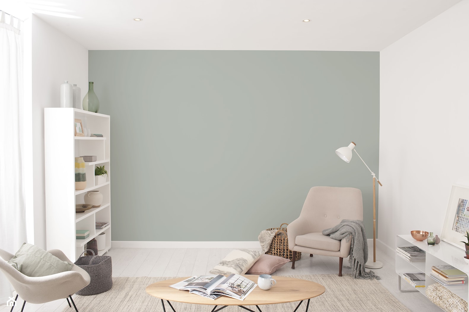 Nowości 2019 - Mały biały szary salon, styl minimalistyczny - zdjęcie od Dulux - Homebook