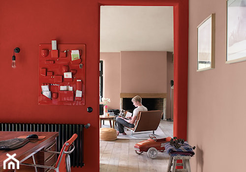Pokoje dzienne - Średnie w osobnym pomieszczeniu czerwone różowe biuro - zdjęcie od Dulux