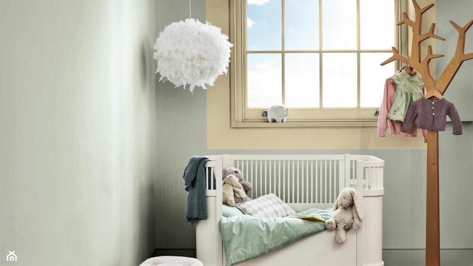Kolor Roku 2020 - Mały szary pokój dziecka dla niemowlaka dla chłopca dla dziewczynki, styl skandynawski - zdjęcie od Dulux - Homebook