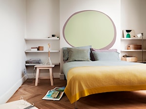 Paleta kolorów roku - Mała biała sypialnia, styl skandynawski - zdjęcie od Dulux