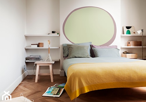 Paleta kolorów roku - Mała biała sypialnia, styl skandynawski - zdjęcie od Dulux