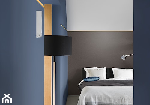 Intensywne kolory we wnętrzu - Średnia niebieska szara sypialnia, styl minimalistyczny - zdjęcie od Dulux