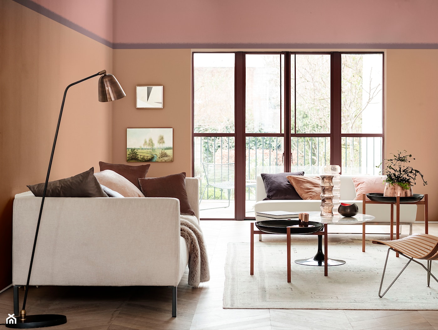 Paleta kolorów roku - Średni pomarańczowy różowy salon z tarasem / balkonem, styl nowoczesny - zdjęcie od Dulux - Homebook