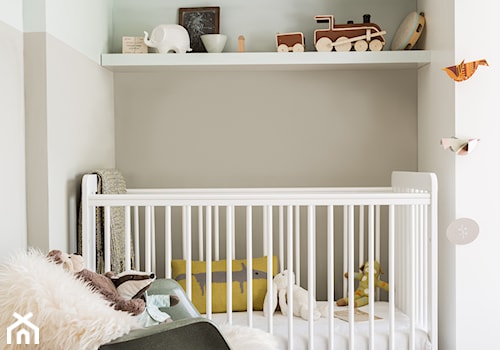 Dulux EasyCare - Mały biały szary pokój dziecka dla niemowlaka dla dziecka dla chłopca dla dziewczynki, styl skandynawski - zdjęcie od Dulux