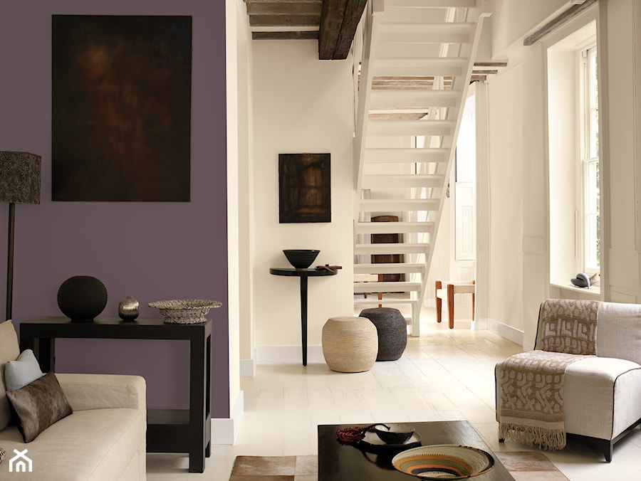 Pokoje dzienne - Mały biały fioletowy salon, styl tradycyjny - zdjęcie od Dulux