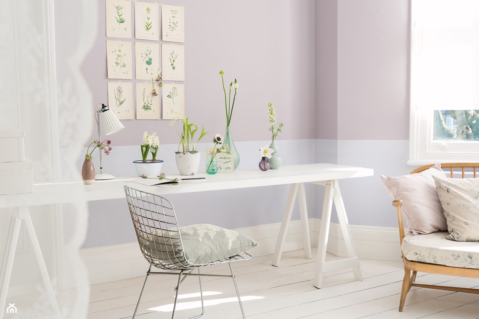 Pokoje do pracy - Małe białe różowe biuro, styl prowansalski - zdjęcie od Dulux - Homebook