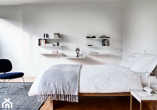 Paleta kolorów roku - Średnia biała sypialnia, styl skandynawski - zdjęcie od Dulux