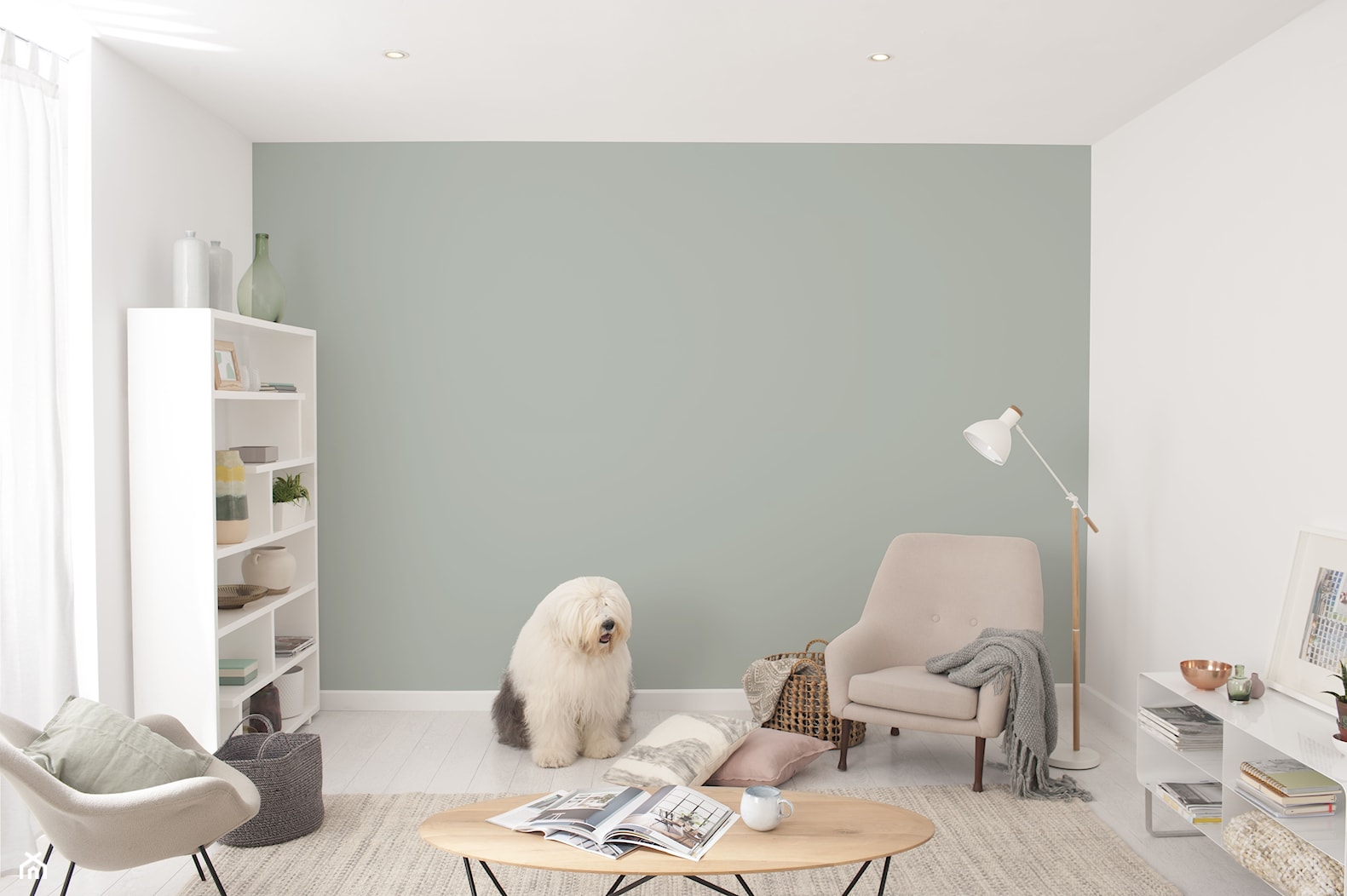 Nowości 2019 - Mały biały zielony salon, styl nowoczesny - zdjęcie od Dulux - Homebook