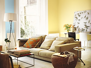 Pokoje dzienne - Średni niebieski żółty salon z tarasem / balkonem, styl rustykalny - zdjęcie od Dulux