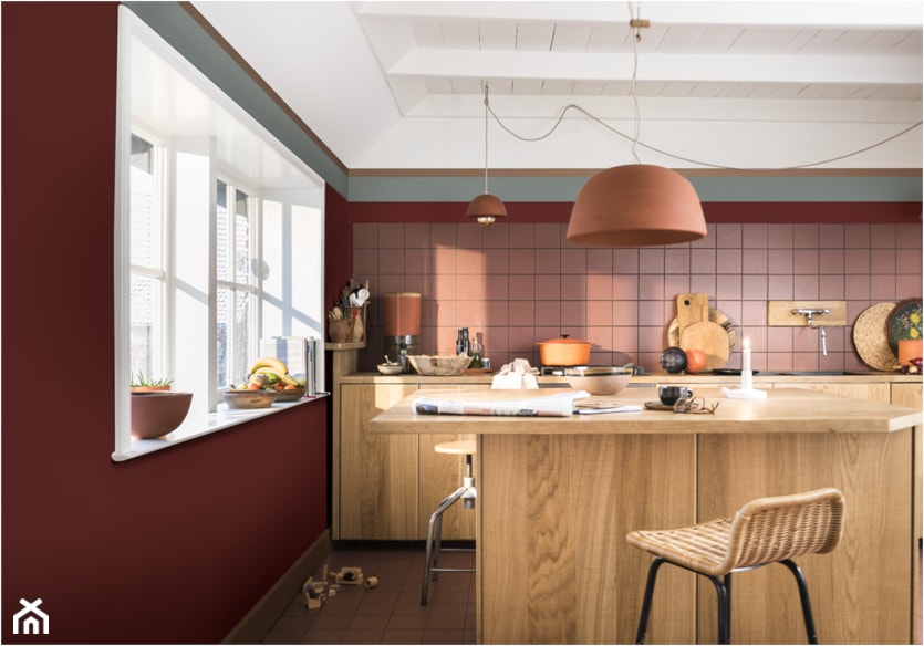 Kolor Roku 2019 - Średnia otwarta pomarańczowa z zabudowaną lodówką z podblatowym zlewozmywakiem kuchnia jednorzędowa z wyspą lub półwyspem z oknem, styl nowoczesny - zdjęcie od Dulux - Homebook