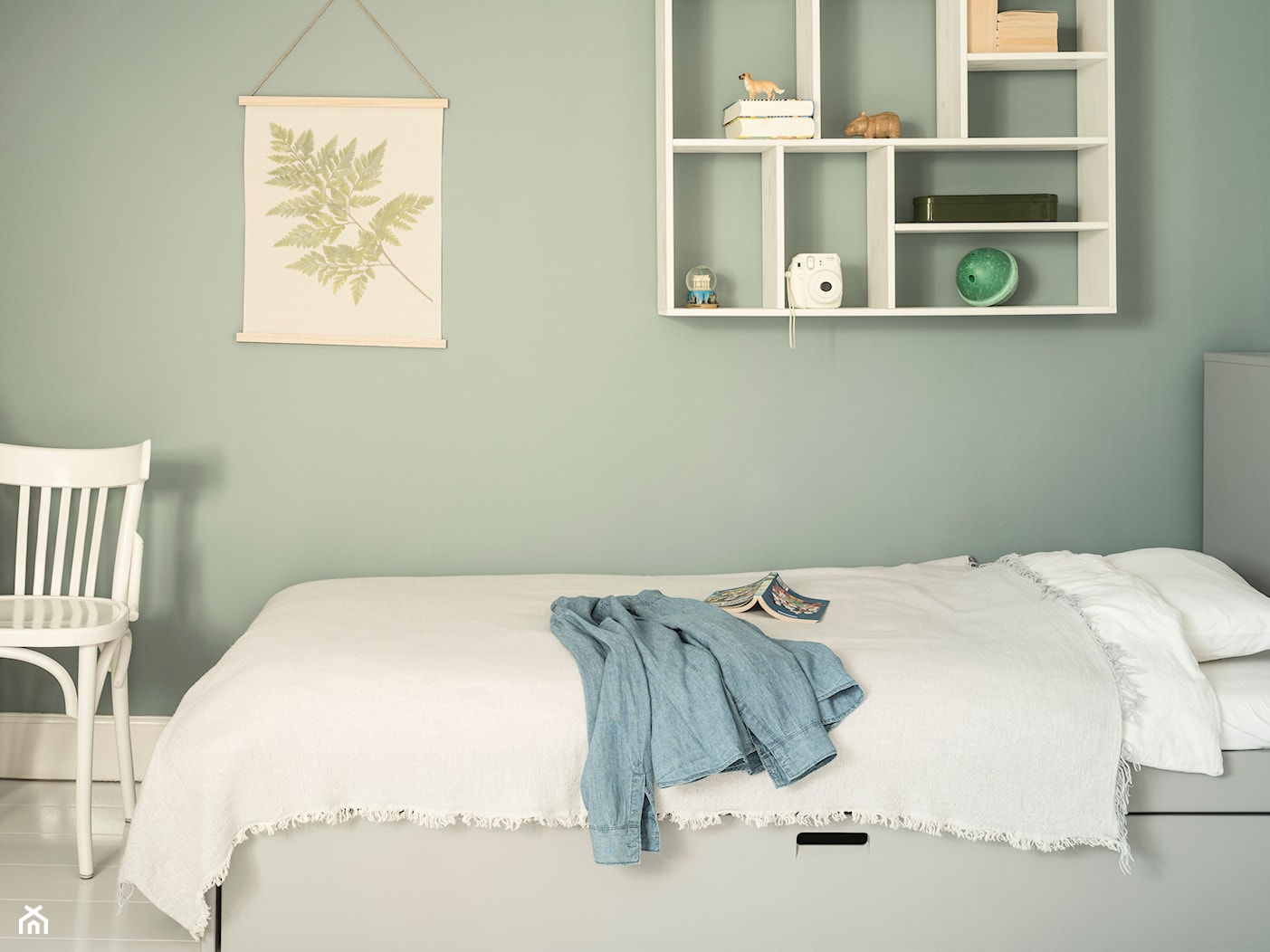 Nowości 2019 - Mała szara sypialnia - zdjęcie od Dulux - Homebook