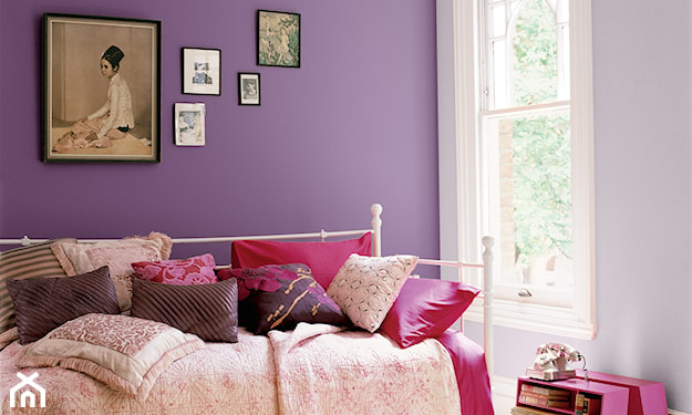 romantyczna fioletowa sypialnia z nutą vintage