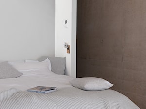 Kolory Świata - Skandynawia - Mała biała szara sypialnia, styl skandynawski - zdjęcie od Dulux