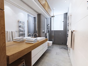 długa i wąska łazienka - zdjęcie od RESE Architekci Studio Projektowe