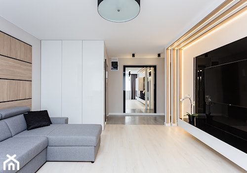Apartament po dziadku - Duży beżowy biały salon, styl minimalistyczny - zdjęcie od ARCHITETTO