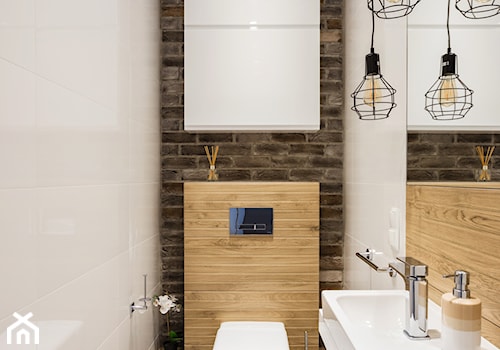Cegła w łazience - Mała bez okna z lustrem z punktowym oświetleniem łazienka, styl skandynawski - zdjęcie od ARCHITETTO