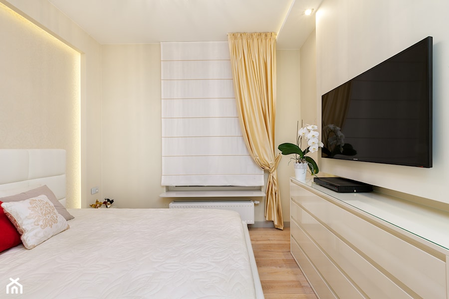 Łazienka z maską - Mała beżowa sypialnia, styl glamour - zdjęcie od ARCHITETTO