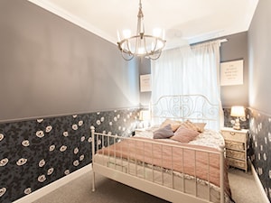 Przytulnie jak w domu - Mała szara sypialnia, styl skandynawski - zdjęcie od ARCHITETTO