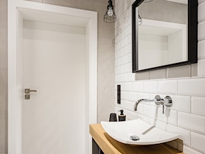 Łazienka w cegiełkę - Mała bez okna z lustrem łazienka, styl skandynawski - zdjęcie od ARCHITETTO