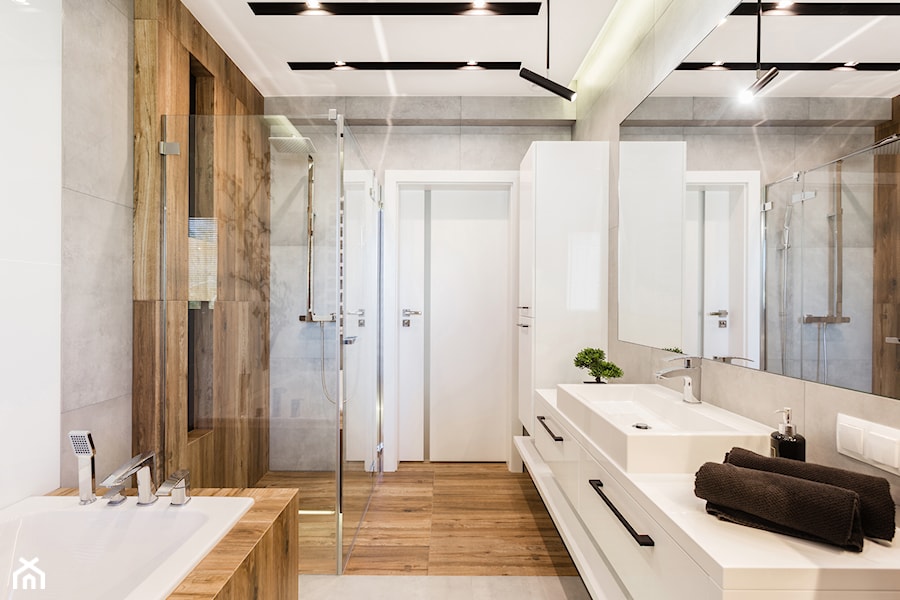 Łazienka z drewnem - Średnia bez okna z lustrem z punktowym oświetleniem łazienka, styl skandynawski - zdjęcie od ARCHITETTO