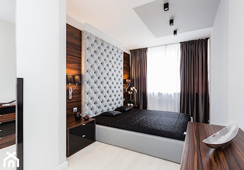 Apartament po dziadku - Średnia biała brązowa sypialnia, styl glamour - zdjęcie od ARCHITETTO
