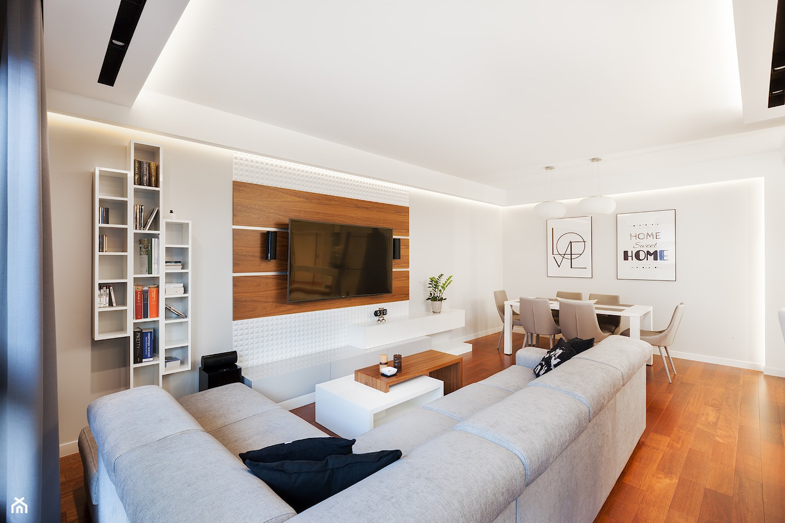 Apartament w orzechu - Średni szary salon z jadalnią, styl nowoczesny - zdjęcie od ARCHITETTO - Homebook