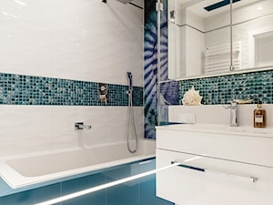 Łazienka z muszlą - Mała bez okna z lustrem z punktowym oświetleniem łazienka, styl nowoczesny - zdjęcie od ARCHITETTO
