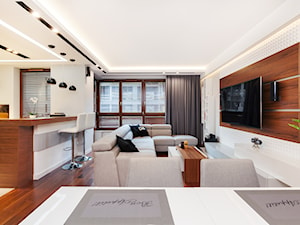 Apartament w orzechu - Średni biały salon z kuchnią z jadalnią, styl nowoczesny - zdjęcie od ARCHITETTO