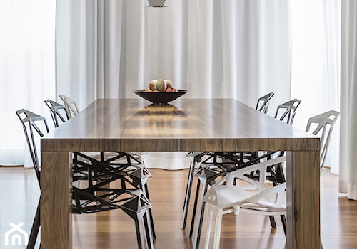Apartament Cietrzewia - Średnia szara jadalnia jako osobne pomieszczenie, styl nowoczesny - zdjęcie od Nasciturus design