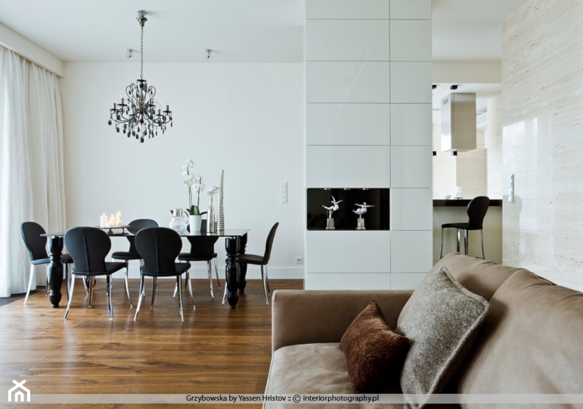 Duża biała jadalnia w salonie, styl glamour - zdjęcie od Nasciturus design