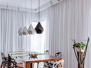 Apartament Cietrzewia - Mała biała jadalnia jako osobne pomieszczenie, styl nowoczesny - zdjęcie od Nasciturus design