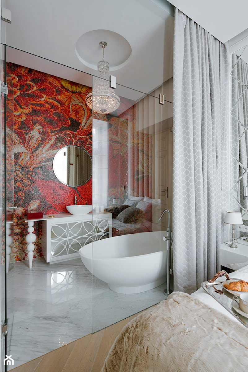 Paryski Szyk - Średnia bez okna z marmurową podłogą łazienka, styl glamour - zdjęcie od Nasciturus design