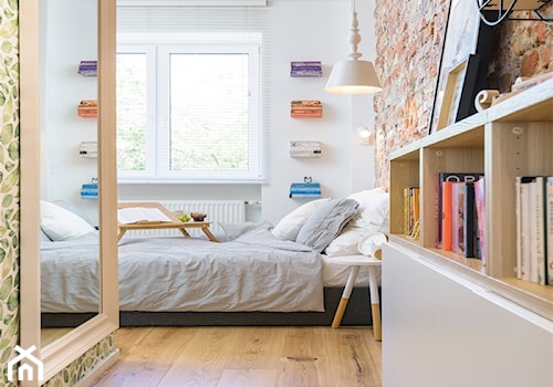 Mini po remoncie - Średnia biała sypialnia, styl tradycyjny - zdjęcie od Nasciturus design