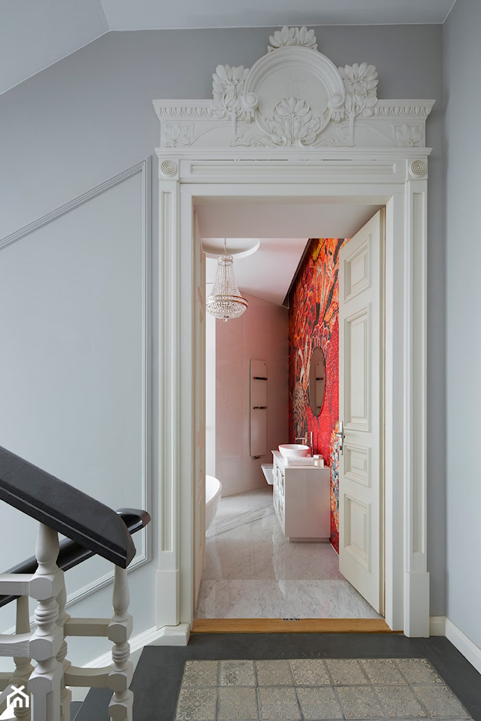Paryski Szyk - Średnia bez okna z marmurową podłogą łazienka, styl tradycyjny - zdjęcie od Nasciturus design - Homebook