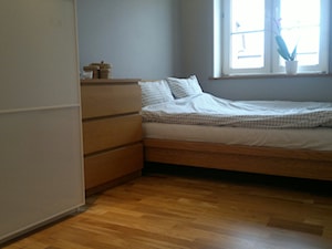 Projektować-bezcenne!!! Wymagające 41,5m2 - Mała szara sypialnia - zdjęcie od Grupa Budowlana BFC