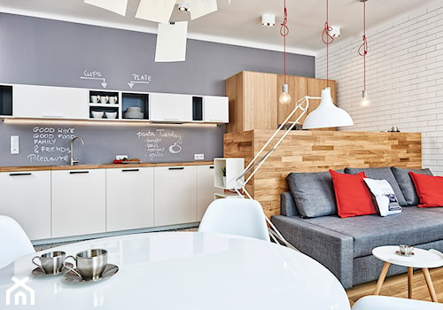 59 m2 na nowo - Mały średni biały szary salon z kuchnią z jadalnią, styl skandynawski - zdjęcie od LIVING BOX