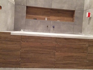 Łazienka beton z drewnem