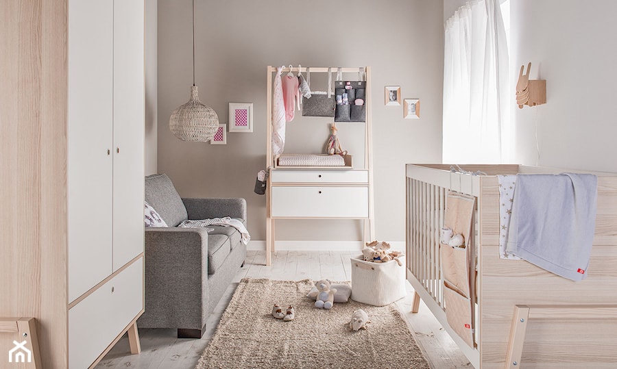 Konkurs Z VOX WOLNO POMARZYĆ - Mały biały szary pokój dziecka dla niemowlaka dla dziewczynki - zdjęcie od VOX