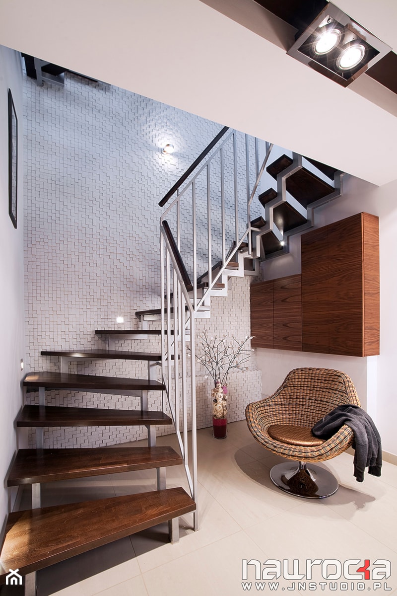 Dom 150m - Średni biały hol / przedpokój, styl minimalistyczny - zdjęcie od JN STUDIO JOANNA NAWROCKA