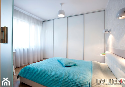 Apartament w turkusie - Średnia sypialnia, styl nowoczesny - zdjęcie od JN STUDIO JOANNA NAWROCKA