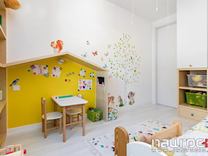 Mieszkanie Wrocław - Mały biały żółty pokój dziecka dla dziecka dla dziewczynki - zdjęcie od JN STUDIO JOANNA NAWROCKA