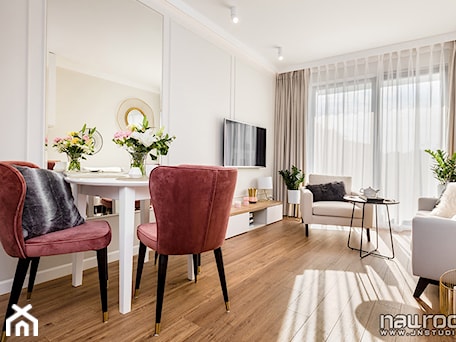 Aranżacje wnętrz - Salon: Apartament " Po Włosku" - Średni biały salon z jadalnią z tarasem / balkonem - JN STUDIO JOANNA NAWROCKA. Przeglądaj, dodawaj i zapisuj najlepsze zdjęcia, pomysły i inspiracje designerskie. W bazie mamy już prawie milion fotografii!