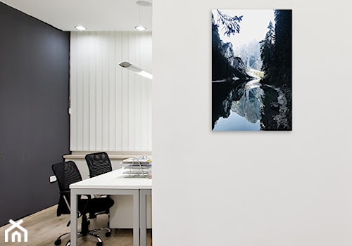 Średnie białe czarne biuro - zdjęcie od Feeby