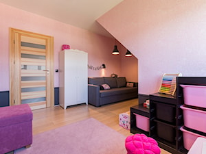 Dom Bojano - Średni różowy pokój dziecka dla dziecka dla dziewczynki, styl nowoczesny - zdjęcie od My Place
