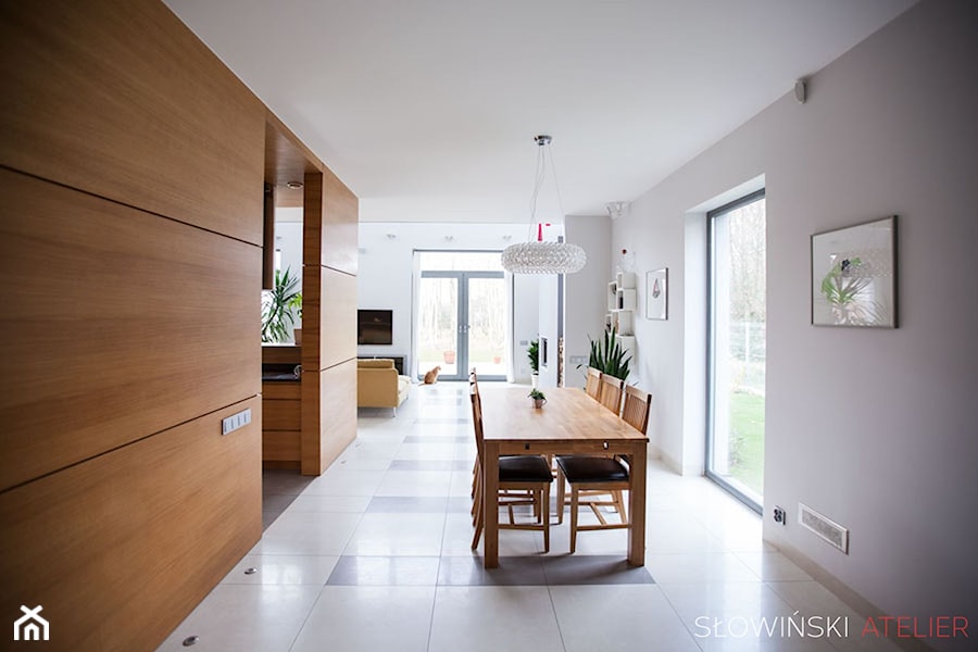 Makowa - Średnia szara jadalnia jako osobne pomieszczenie, styl minimalistyczny - zdjęcie od Atelier Słowiński